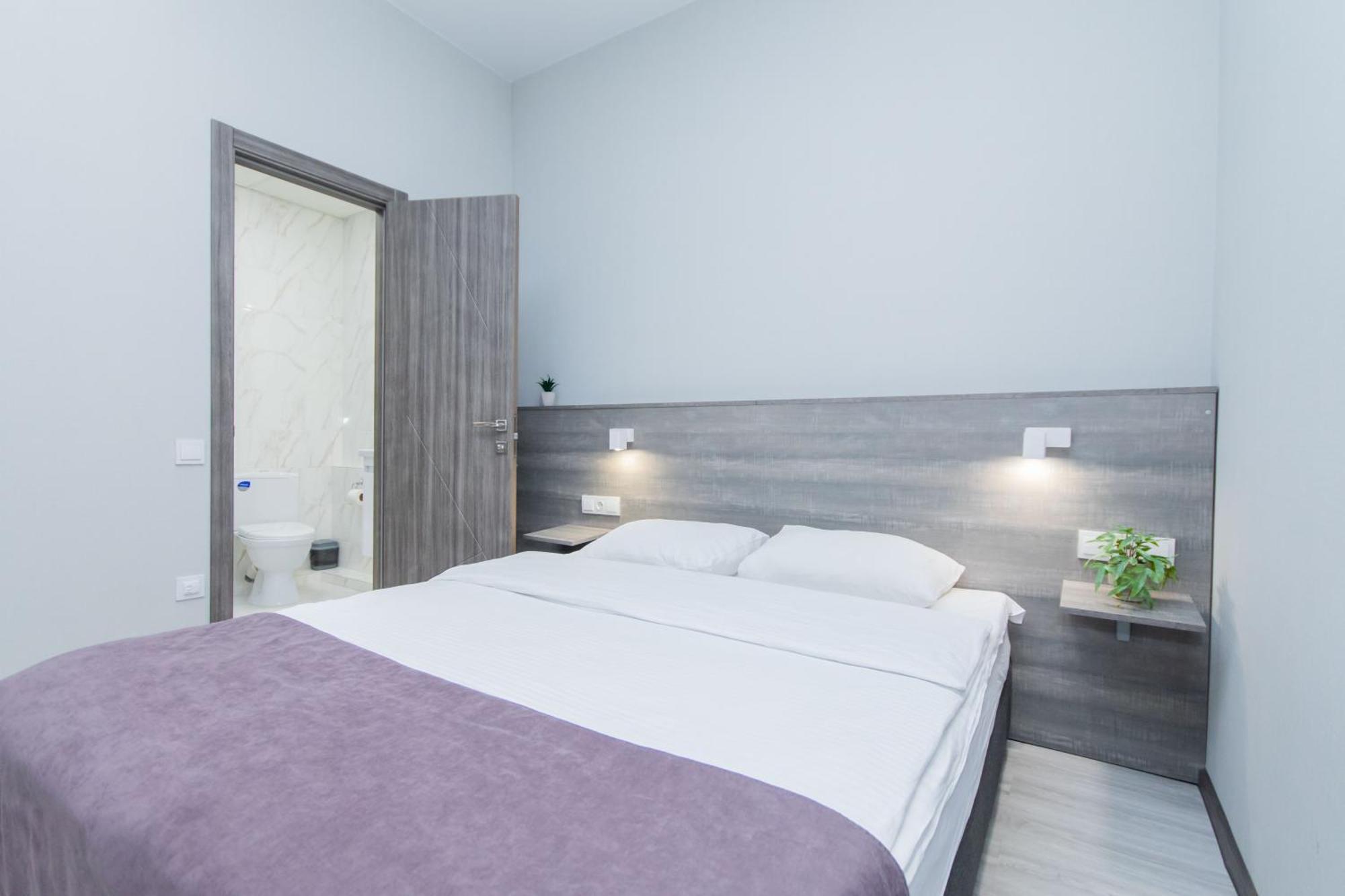 Seven Hotell Vyshneve Eksteriør bilde