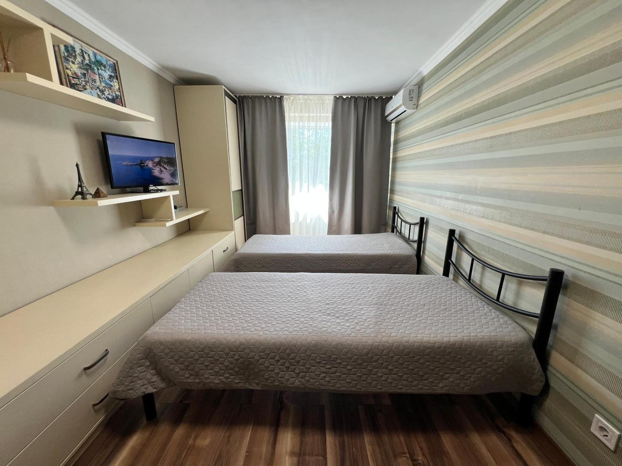 Seven Hotell Vyshneve Eksteriør bilde